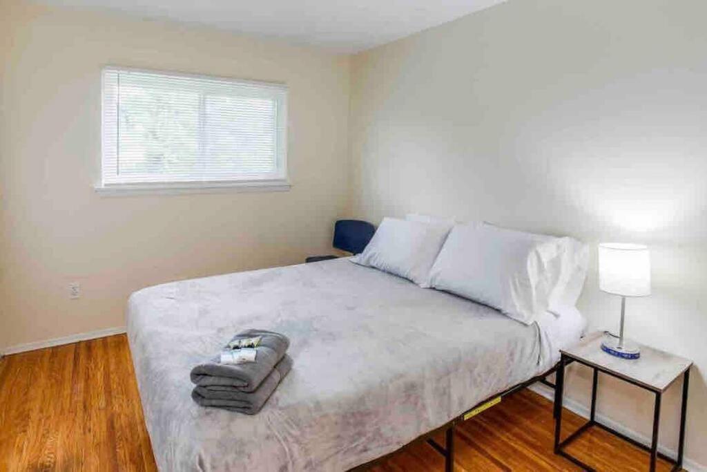 Amazing Ranch Mins Away From Airprt/Rit/Dwtn/Uofr Lejlighed Rochester Eksteriør billede