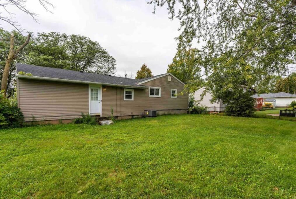 Amazing Ranch Mins Away From Airprt/Rit/Dwtn/Uofr Lejlighed Rochester Eksteriør billede