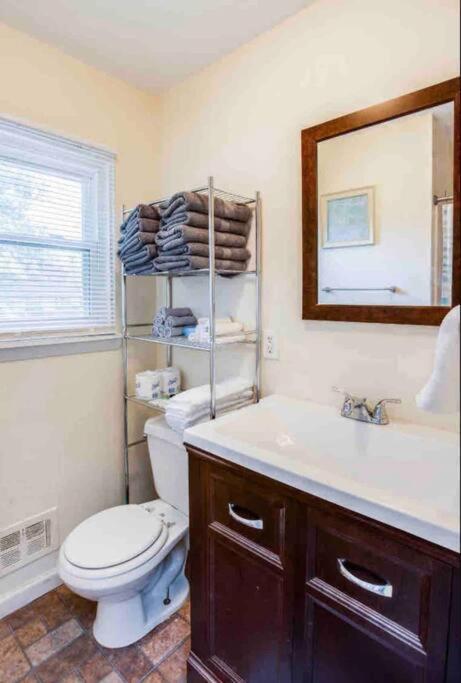 Amazing Ranch Mins Away From Airprt/Rit/Dwtn/Uofr Lejlighed Rochester Eksteriør billede
