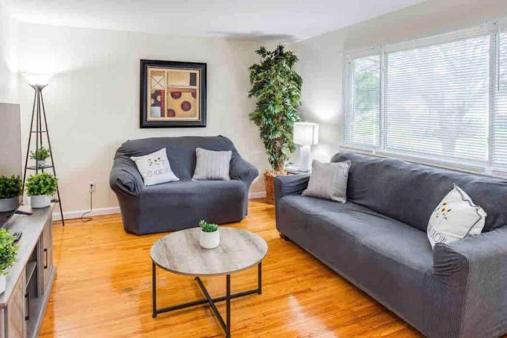 Amazing Ranch Mins Away From Airprt/Rit/Dwtn/Uofr Lejlighed Rochester Eksteriør billede